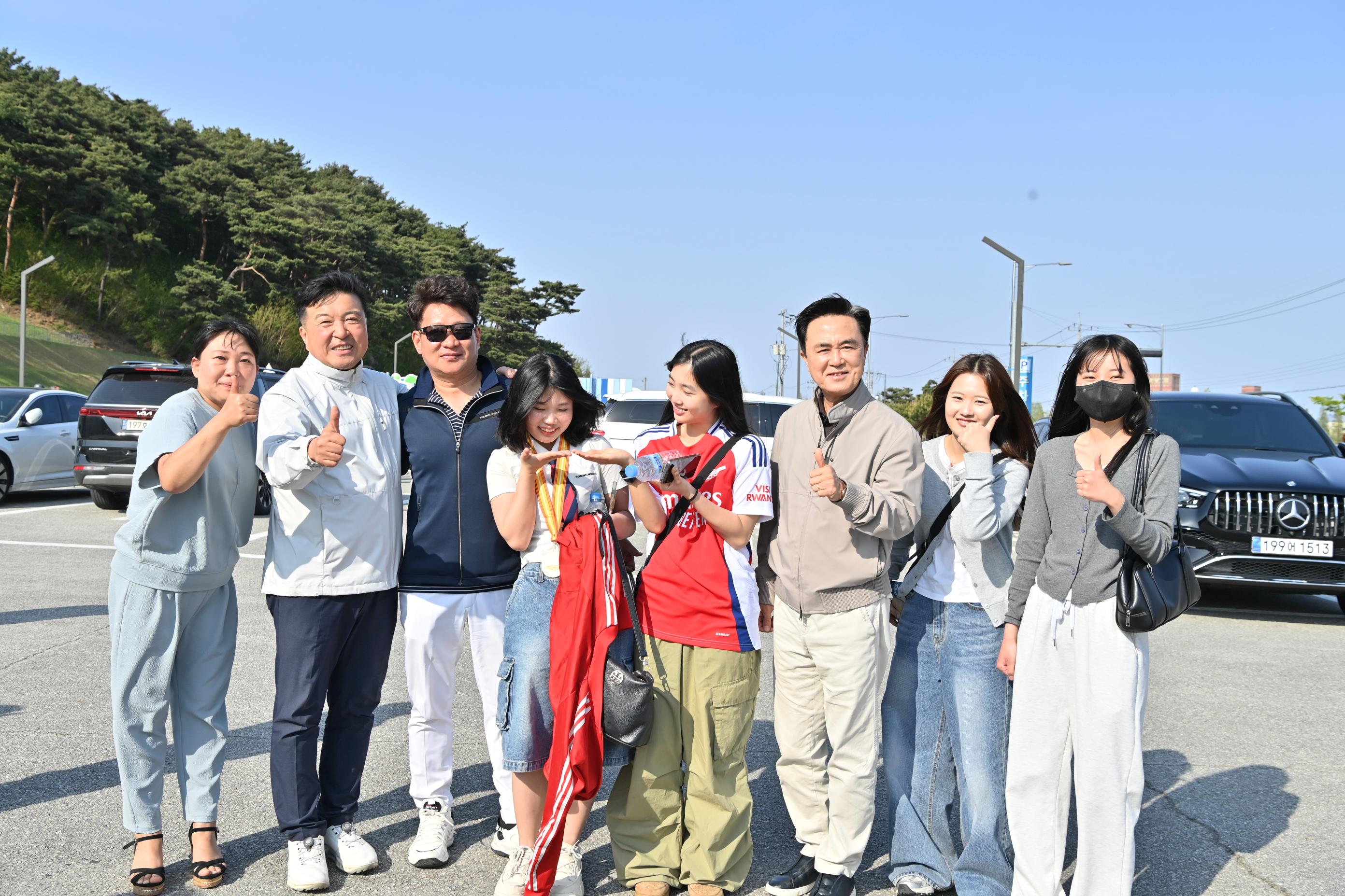 김태흠 도지사는 26일 예산군 충의사 주차장 특설무대에서 열린 전국노래자랑 예산군편 녹화에 참석해 관람했다.