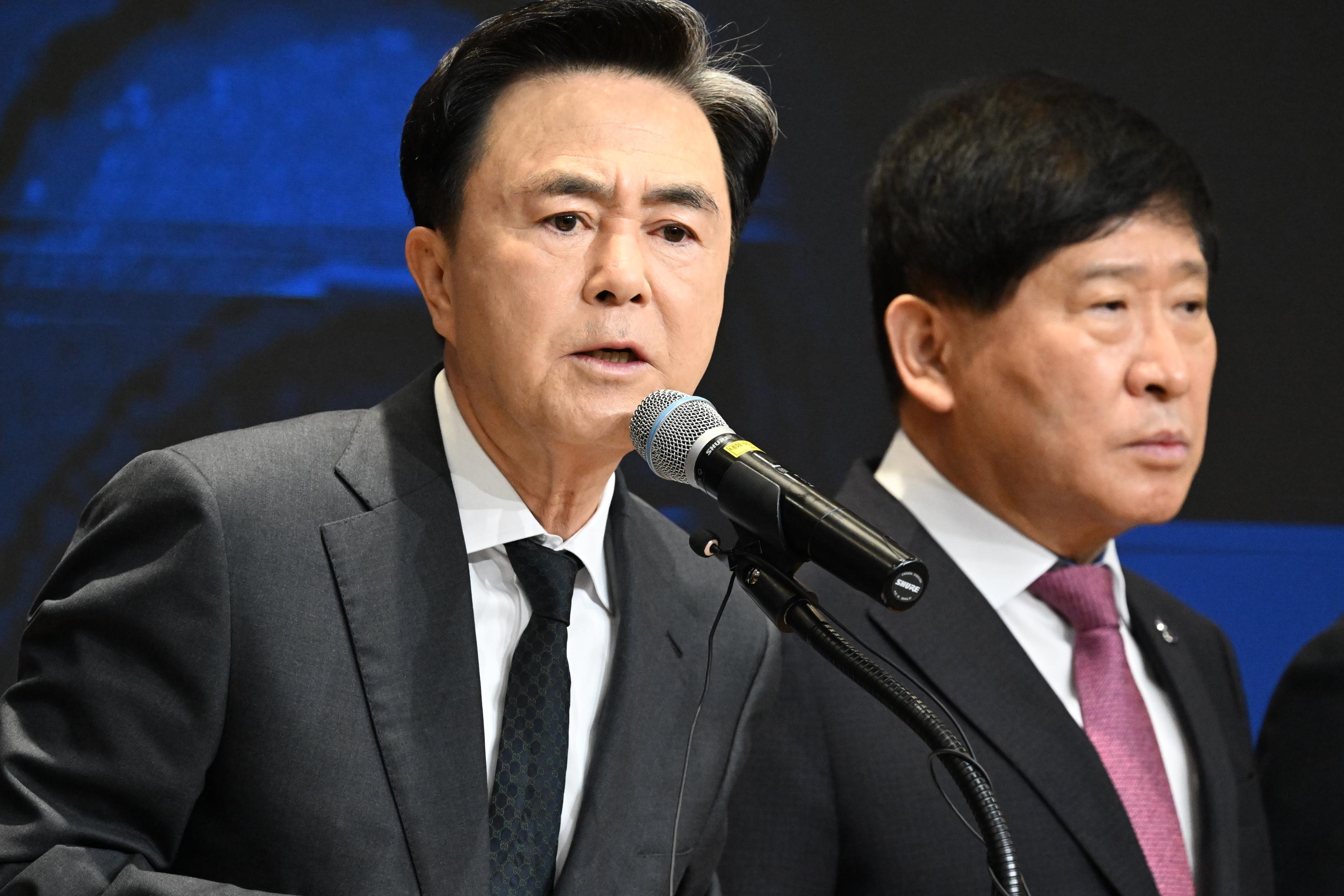 김태흠 도지사는 21일 도청 대회의실에서 충남 소상공인 경영회복 지원에 대한 기자회견을 열었다.