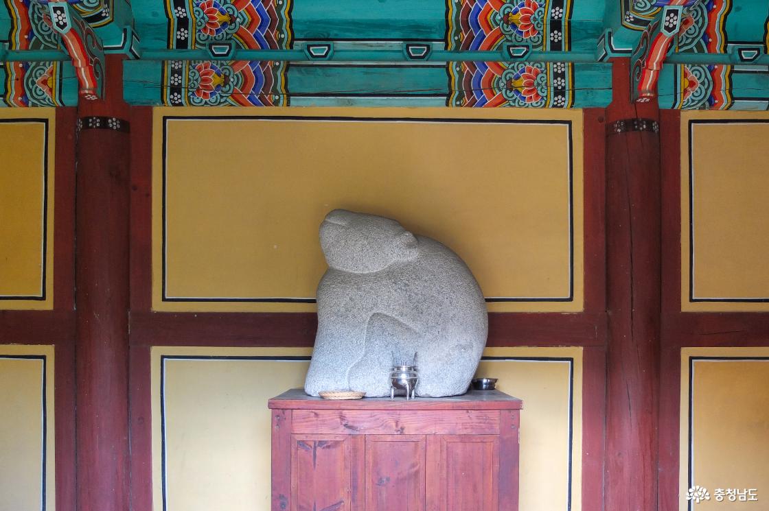 고마나루 곰사당에 있는 곰의 모습