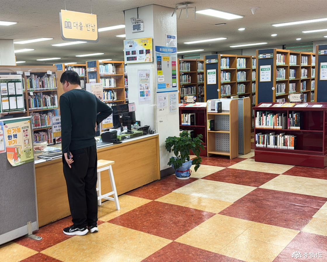 2층 도서자료실 전경