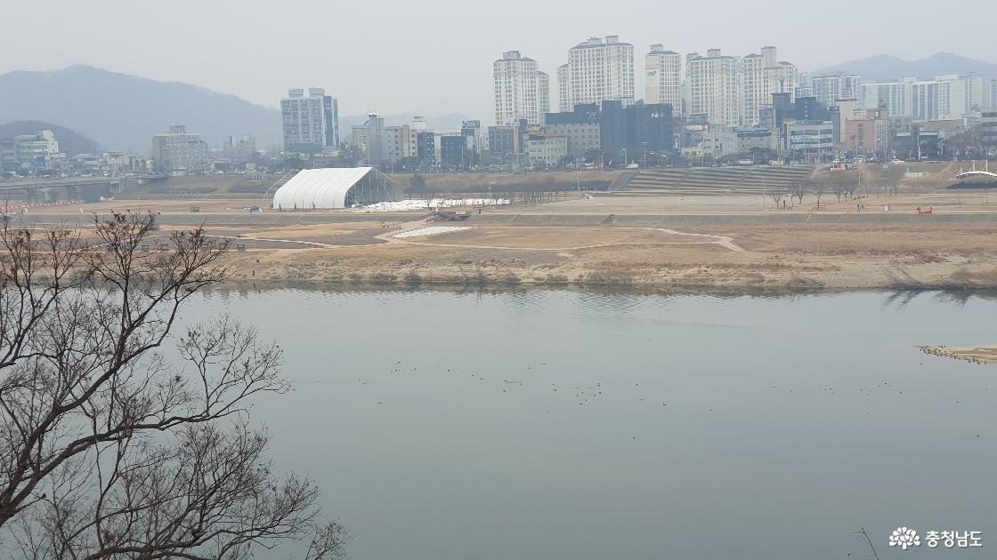 공산성에서 내려다보이는 풍경