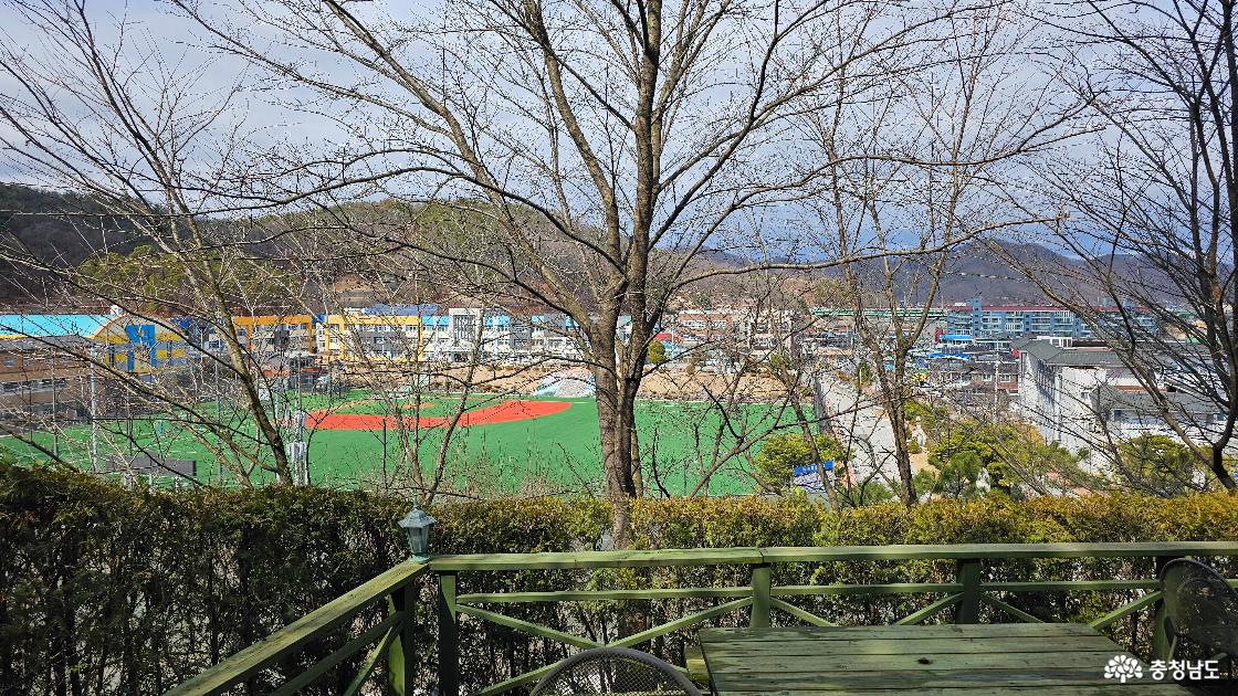 황새바위을 돌아보며