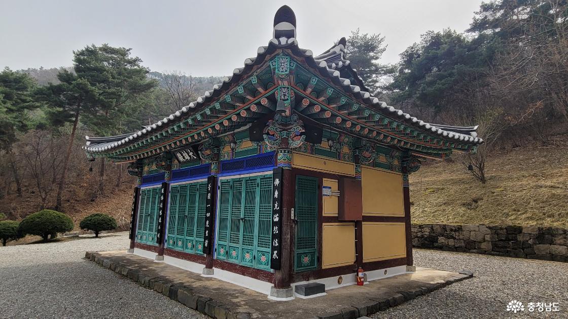 천년고찰 아산시 오봉사 대웅전 전경 2.