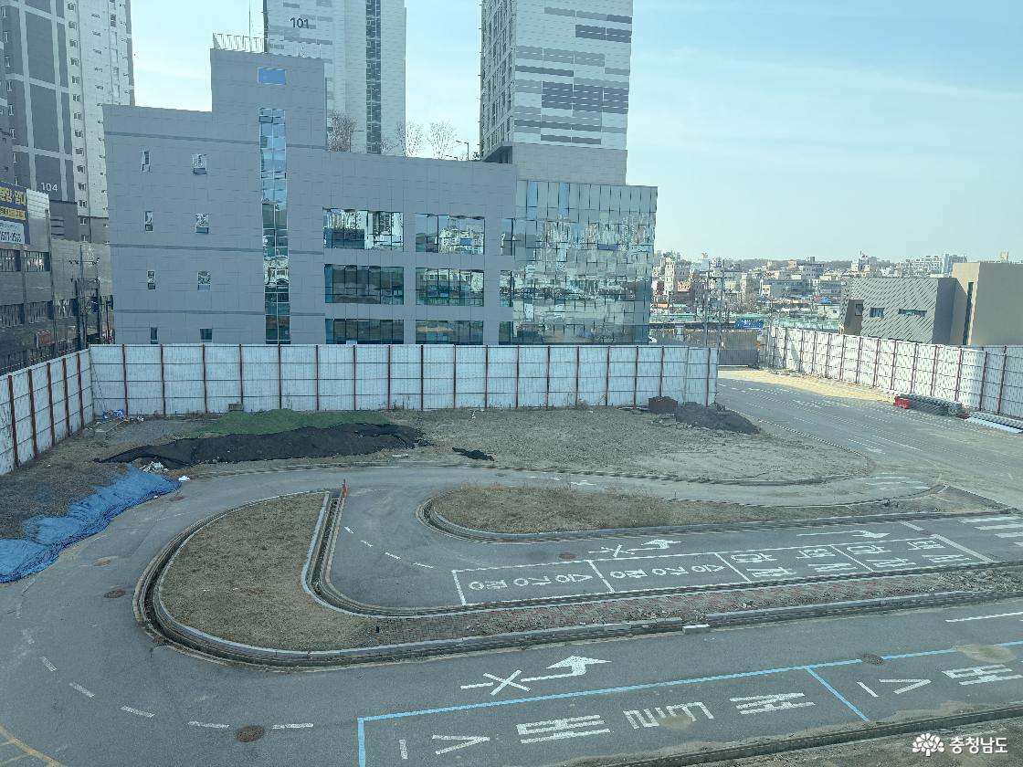 공사중인 서부광장