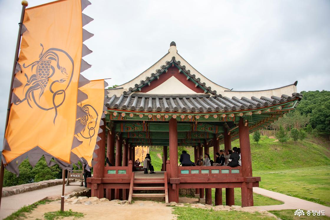 공산성의 북문 공북루의 모습