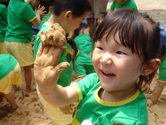 흙을 활용한 어린이 감성교육.
