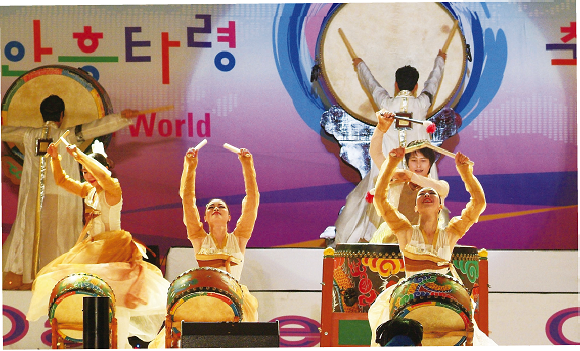 The tenth Song of “Hum” in Cheonan Dance Festival