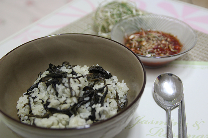 달래장에 쓱쓱 비벼 먹는 곤드레나물밥