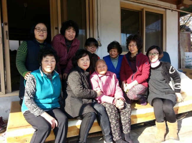 금산군여성자원봉사회, 독거노인 가구 봉사활동