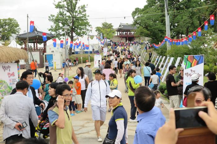 대성황을 이룬 2015 홍성역사인물축제