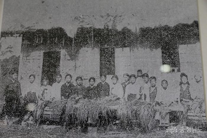 1950년대 마을 아낙들의 사진