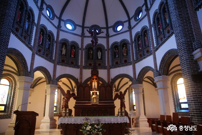 성당의 돔형 구조