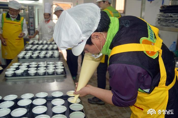 맛있는 빵을 굽는 사람들 이미지