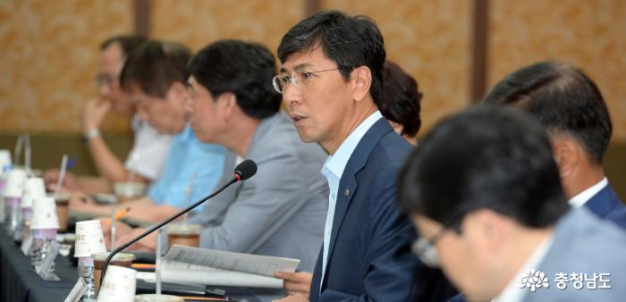 도는 22일 천안 충남북부상공회의소에서 경제비전위원회 전체회의를 개최했다.