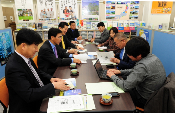 안희정 지사는 5일 일본 후루사토 회귀지원센터를 방문해 도농교류 모범사례를 벤치마킹했다.