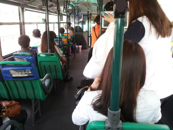 자가용 승용차 놔두고 버스를 타고 다니는 즐거움