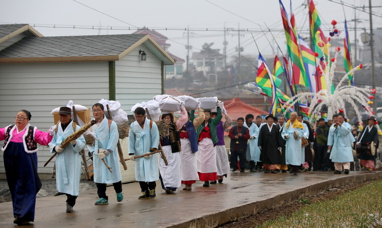 풍어 뿐 아니라 마을의 합심을 이끌어낸 대동단결 축제 사진