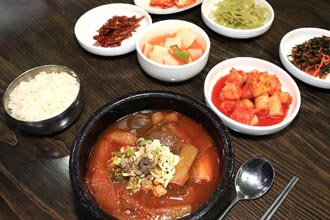 '불멸의 서민음식' 국밥, 공주 이학식당