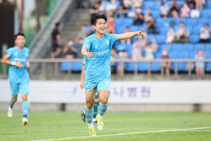 천안시축구단, ‘이적생 이석규’ 데뷔골 나왔지만 경주와 무승부